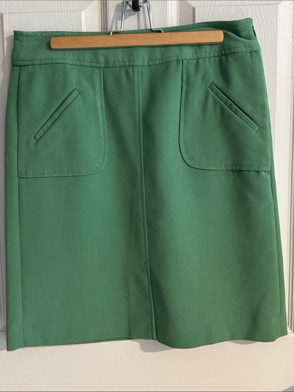Banana Republic Green Skort with Front Pockets and Side Zipper
